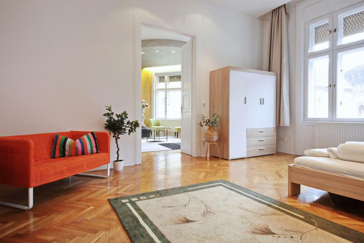 Luxury Gold Plated In Calm Location Apartman