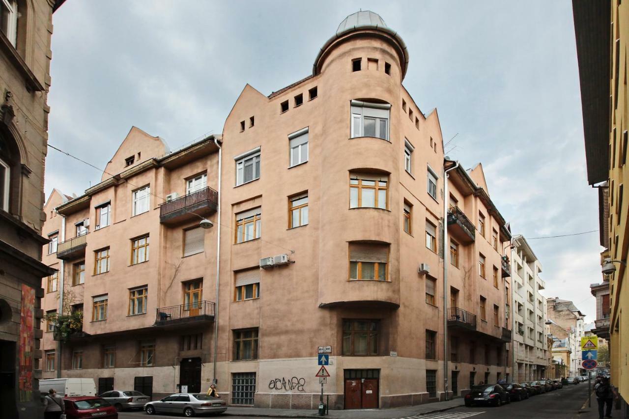 Luxury Gold Plated In Calm Location Apartman Budapest