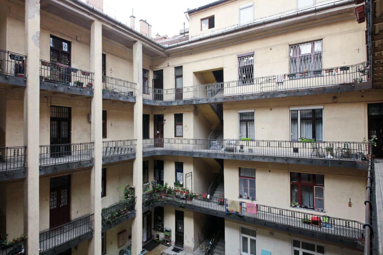 Luxury Gold Plated In Calm Location Apartament Budapeszt